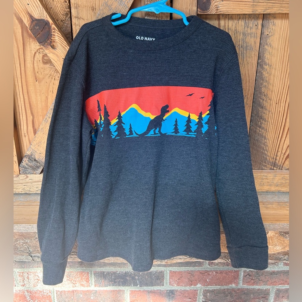 Old Navy Black and Red Sweater with Scenic Design